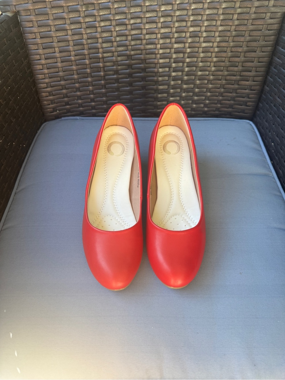 Women's Classic Red Round-Toe Pumps